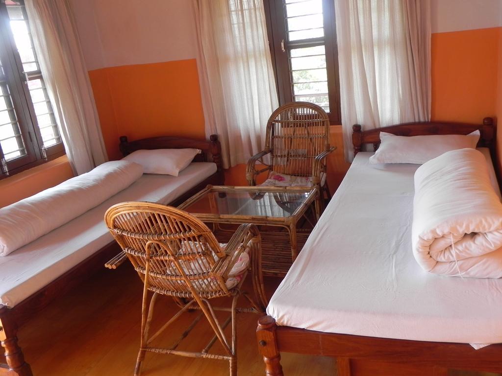 Rupa View Guest House Pokhara Phòng bức ảnh